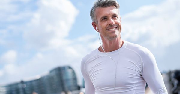 Testosterona baja después de los 40: síntomas, causas y cuándo los médicos recomiendan tratamiento